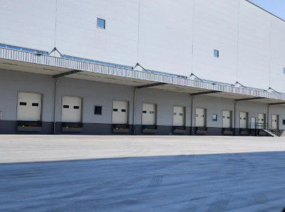 ISO 9001 Grey Hydraulic Dock Leveler 6800kg Truck Level Loading Dock