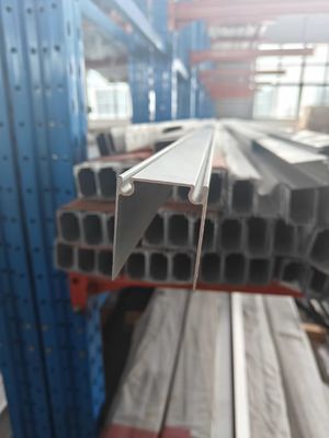Tùy chỉnh RAL9002 cửa nhà để xe với người máy giao diện hộp điều khiển