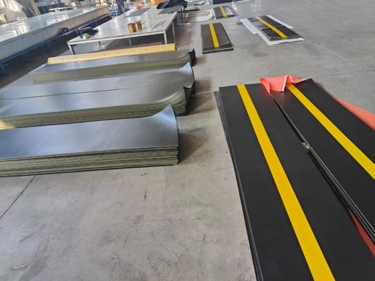 Lắp đặt bọc bọc bến tàu và nơi trú ẩn Bọc bến tàu xe tải cơ khí