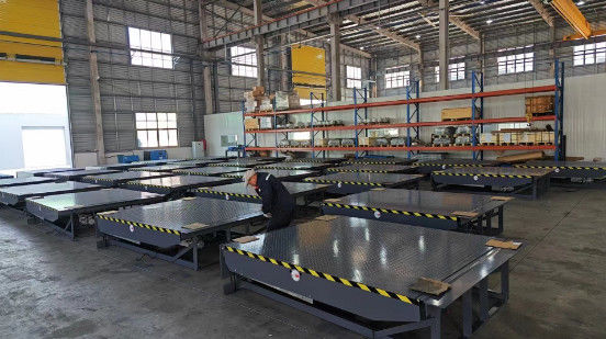 Tự động Pit Hydraulic Dock Leveler với kích thước tùy chỉnh và dung lượng tải cho kho tải kho