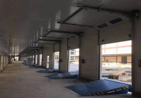 Đơn vị hóa Loading Dock Levelers Cho Warehouse Loading Xám/Capacity Load 6800kg Động lực/ 13600kg tĩnh