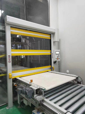 Dòng lắp ráp cửa công nghiệp tốc độ cao với rèm PVC cửa sổ trong suốt
